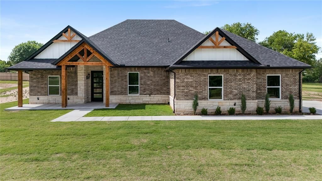 Property Photo:  11010 N Banner Road  OK 73036 