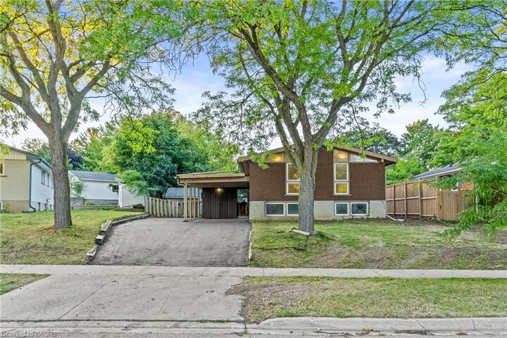 Photo de la propriété: 366 Dale Crescent ON N2J 3Y7