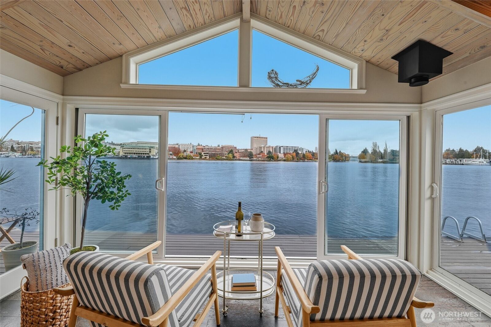 Property Photo:  1212 E Shelby 5  WA 98102 