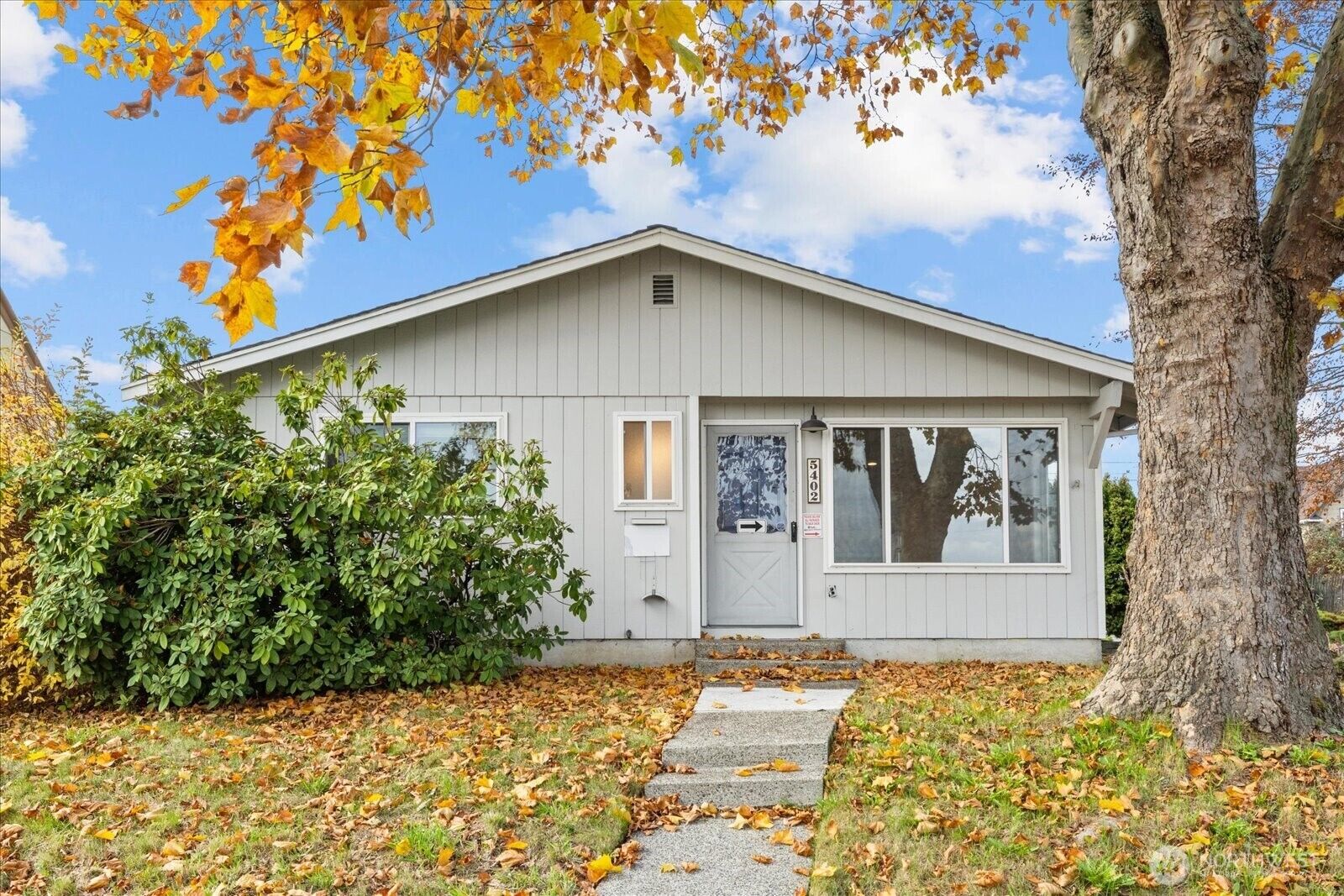 Property Photo: 5402 Yakima Avenue WA 98408