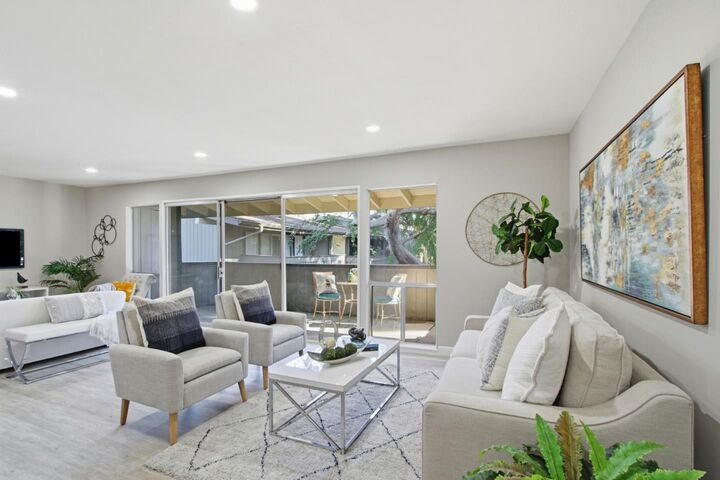 Property Photo:  150 Saratoga Avenue 322  CA 95051 