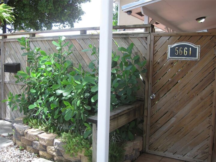 Property Photo:  5661 SW 4th St 5661  FL 33134 