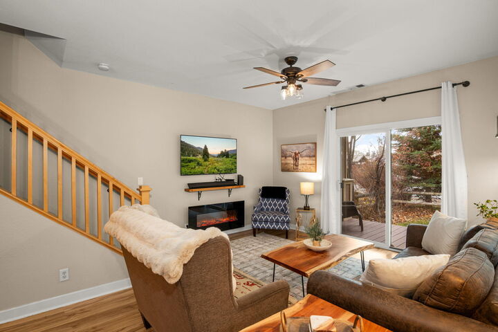 Property Photo: 270 Durrance St ID 83340