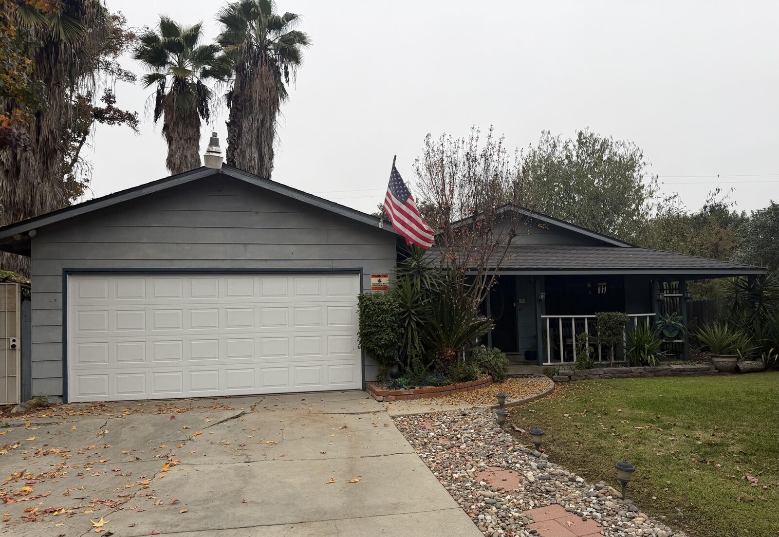 Property Photo:  1534 W Canary Drive  CA 93291 