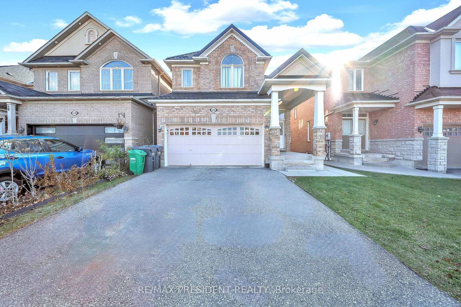 Property Photo: 342 Panhellenic Drive ON L5W 0B9