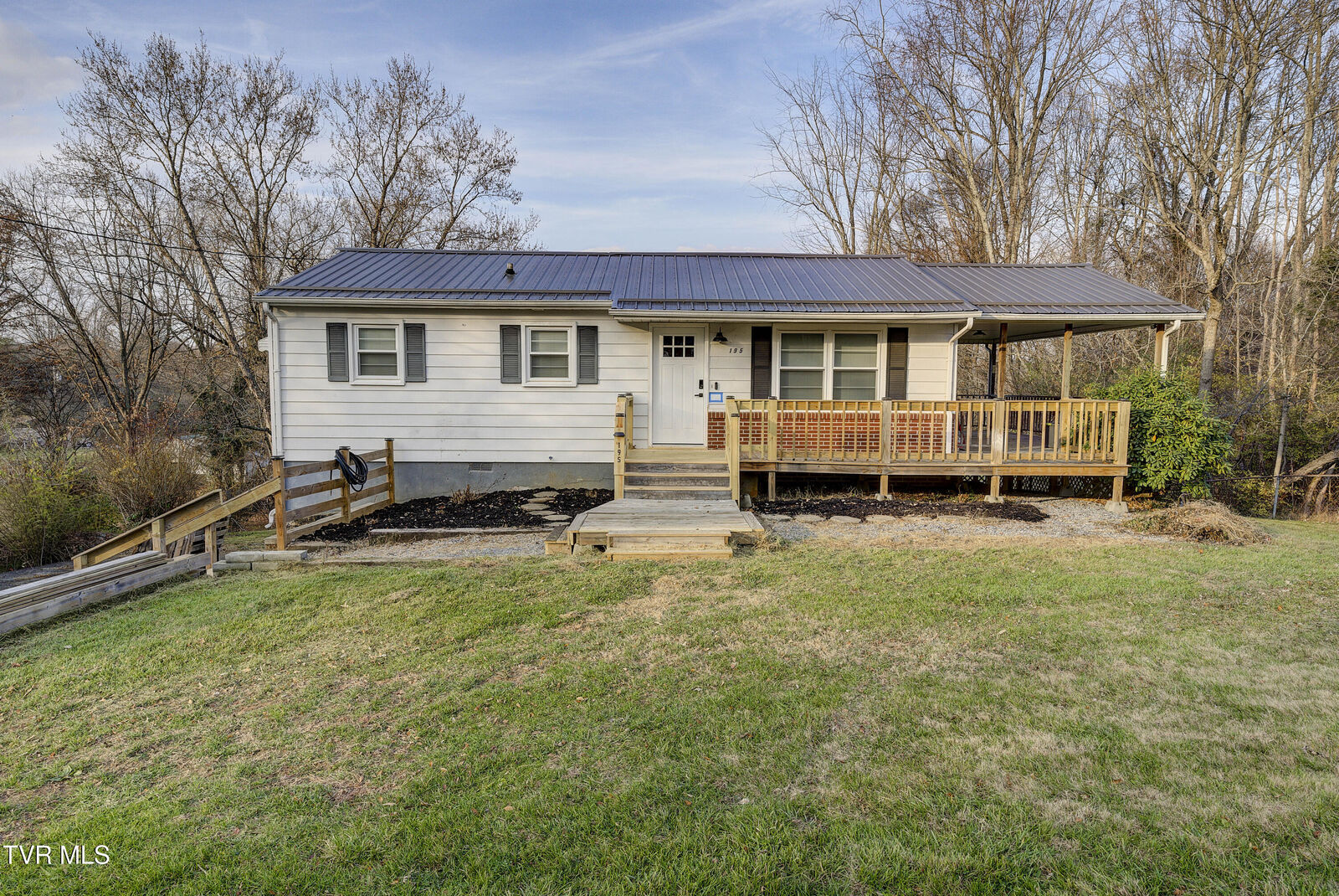 Property Photo:  195 Lynn Lane  TN 37604 