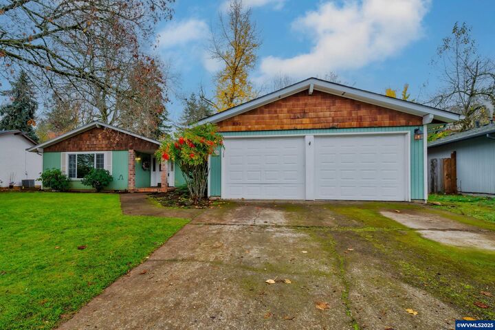 Property Photo:  830 Ironwood Dr SE  OR 97306 