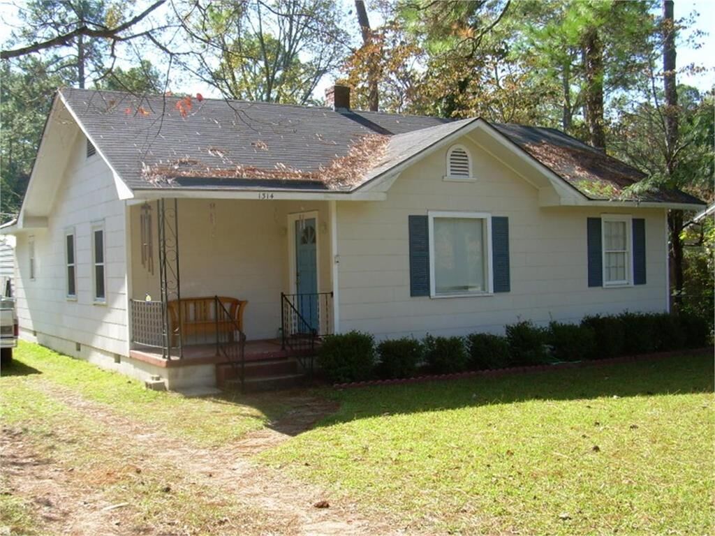 Property Photo:  1314 Ninth Ave  GA 31707 
