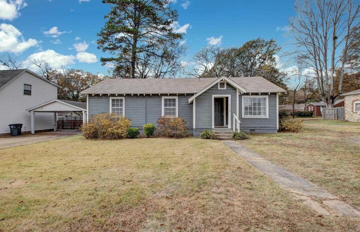 Property Photo:  607 James  AR 72143 