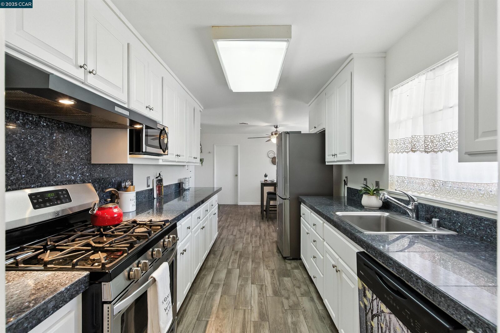 Property Photo:  1201 Valle Vista Ave  CA 94589 