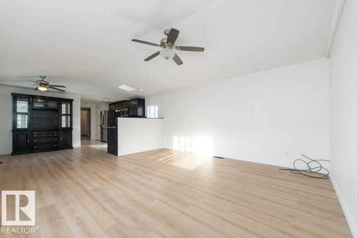 Photo de la propriété: 1506 Lakeview Road AB T8H 1M1