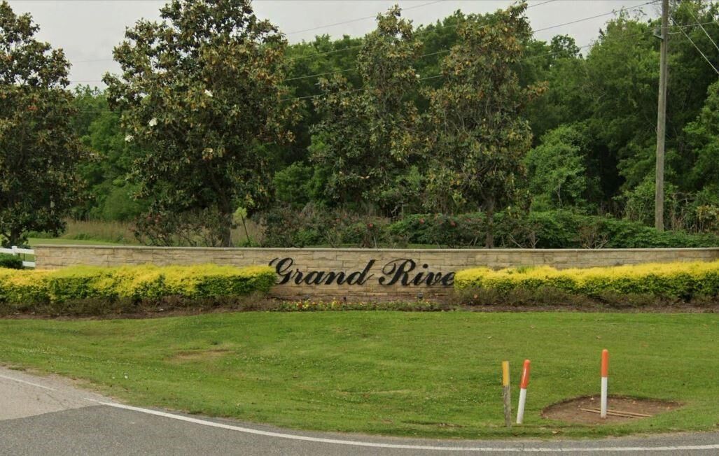 Property Photo: 3333 Blue Grass Drive TX 77406