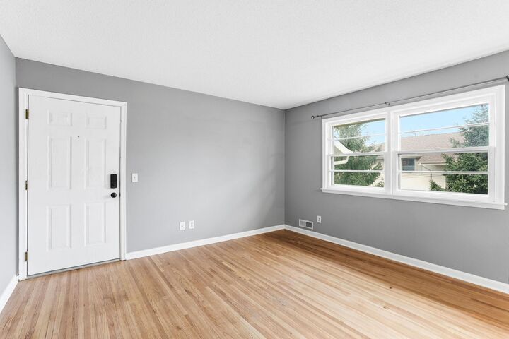 Property Photo:  125 7th Avenue SE  MN 55369 