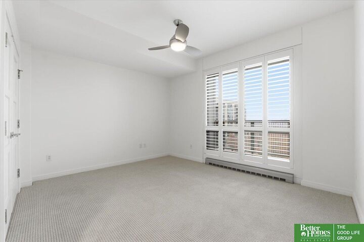 Property Photo: 200 S 31 Avenue 4402 NE 68131