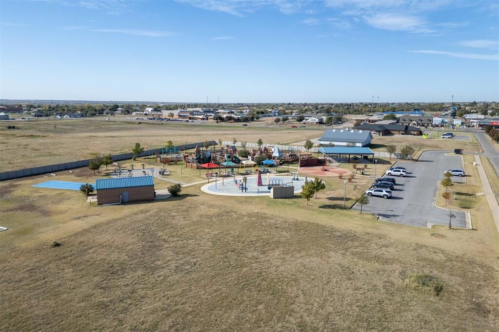 Property Photo:  1201 Walnut Brook Road  OK 73078 