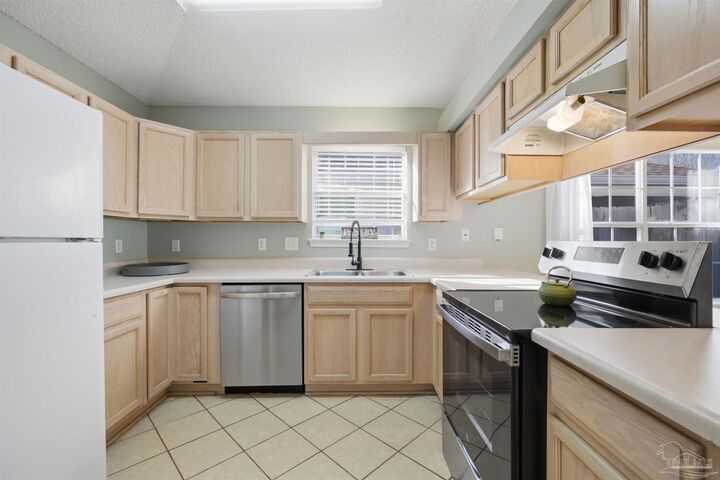 Property Photo:  2328 Trailwood Dr  FL 32533 