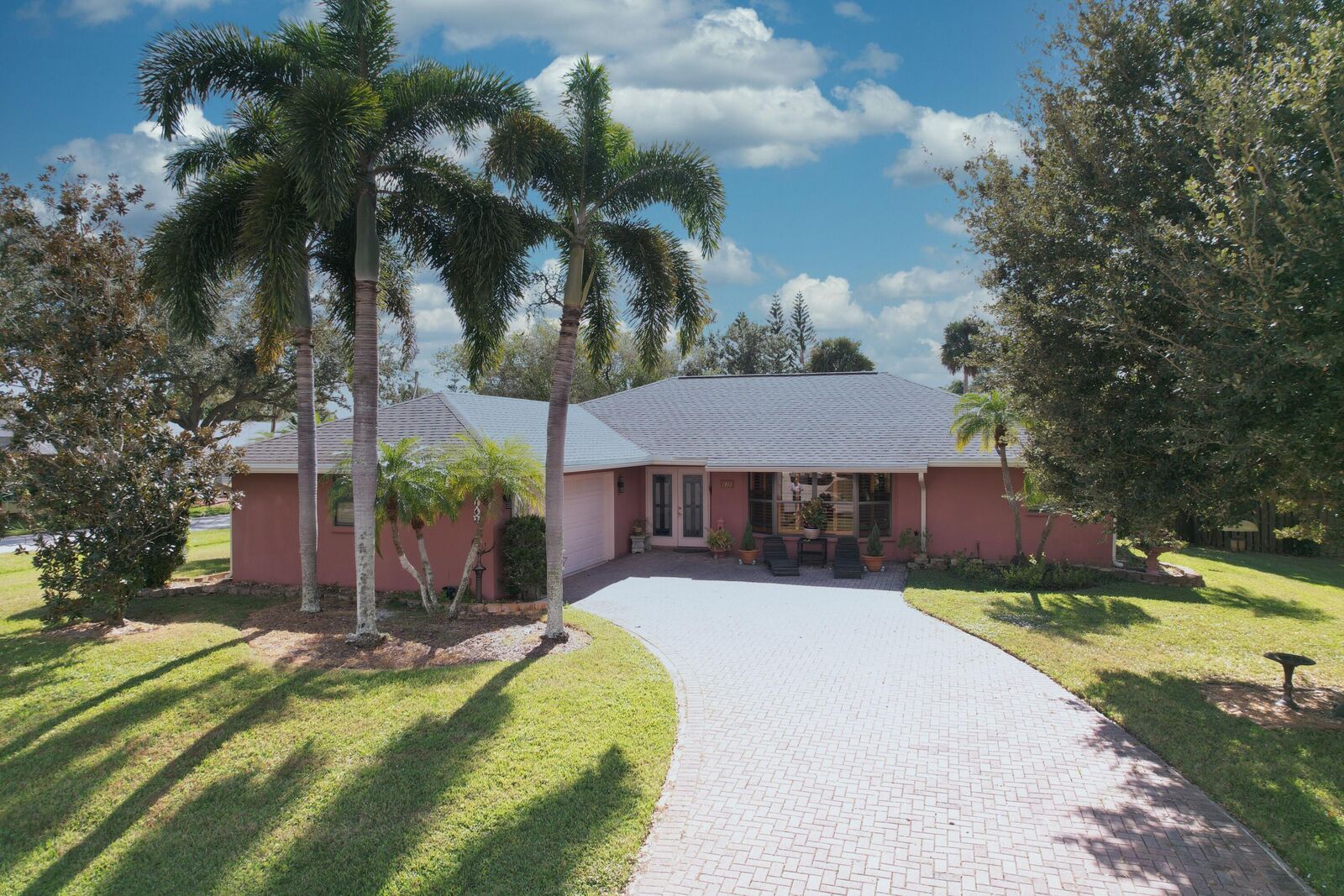 Property Photo: 2142 SW Jaguar Avenue FL 34953