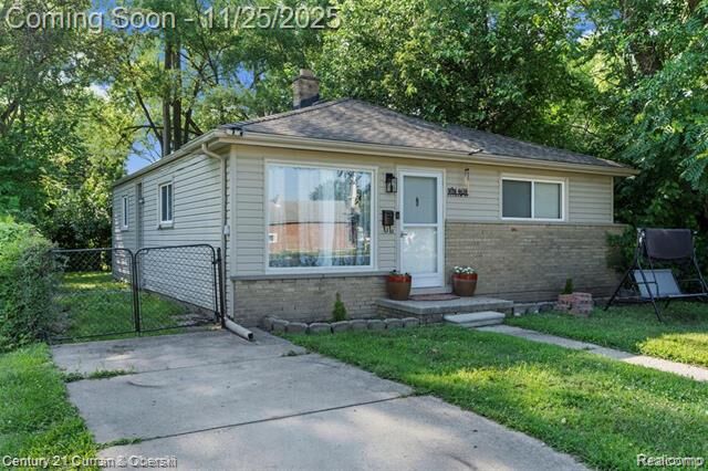 Property Photo:  4630 Pelham Street  MI 48125 