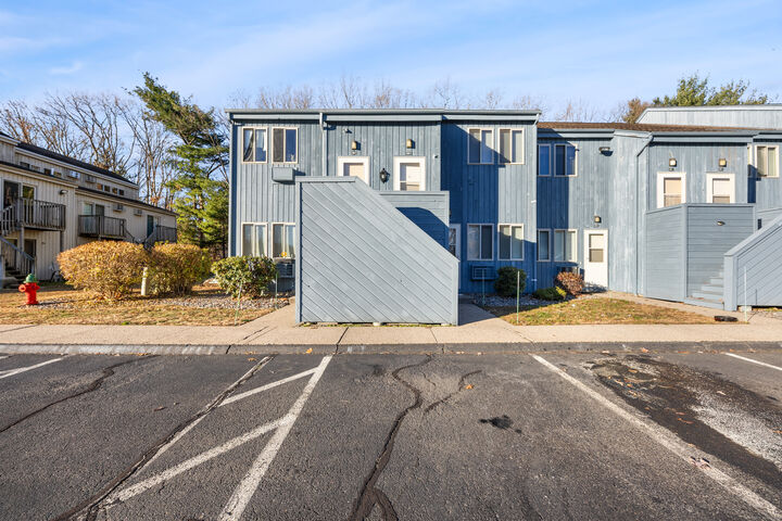 Property Photo:  426 Emmett Street Apt N  CT 06010 