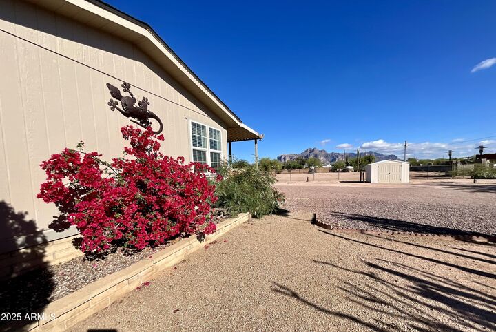 Property Photo:  322 W Foothill Street  AZ 85120 