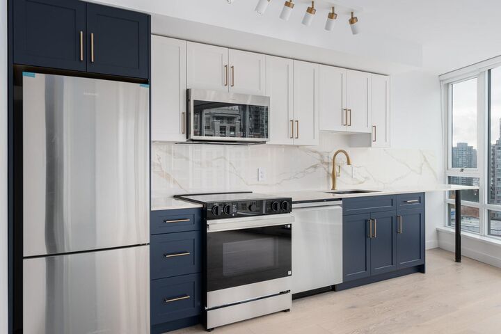 Property Photo:  233 Robson Street 1209  BC V6B 0E8 