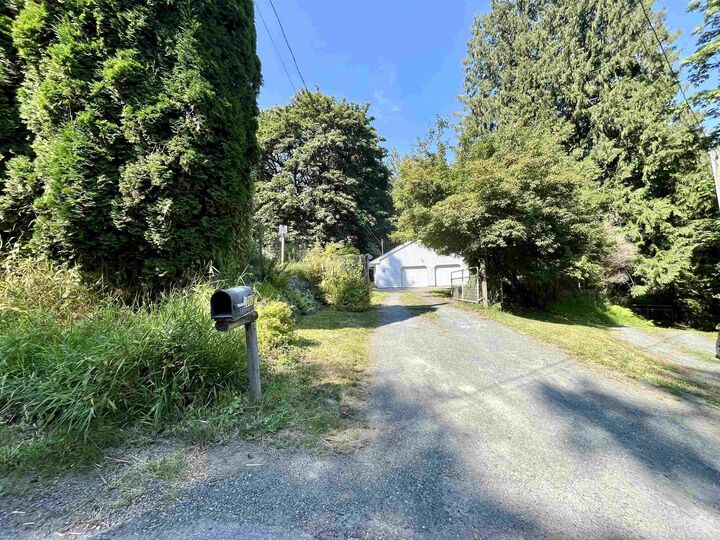Photo de la propriété:  6080 Ross Road  BC V2R 4S6 