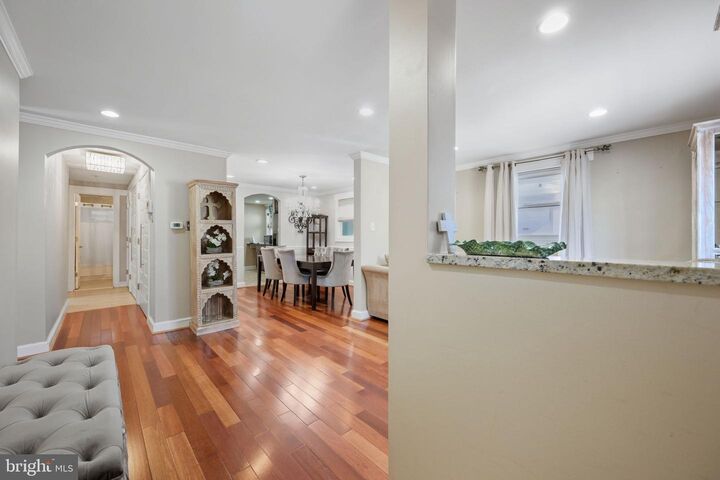 Property Photo:  2022 S Monroe Street S  VA 22204 