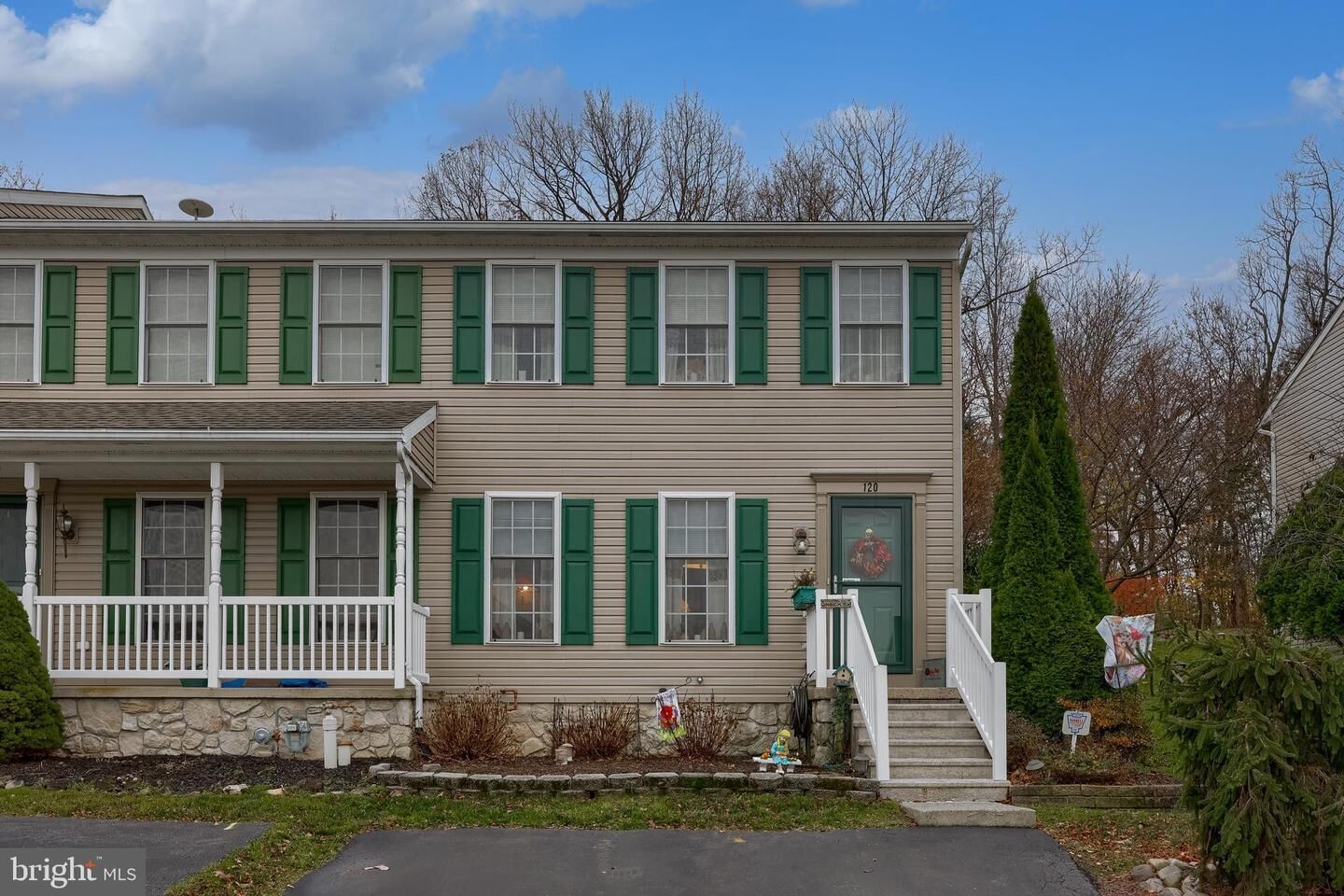 Property Photo: 120 Acorn Lane PA 17554
