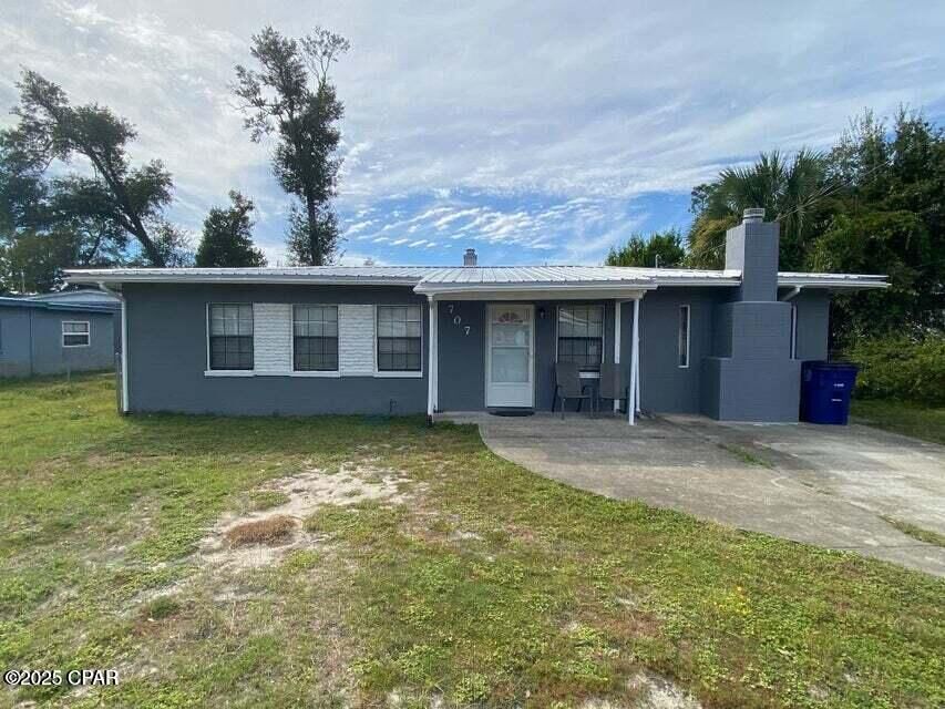 Property Photo: 707 Satsuma Avenue FL 32401