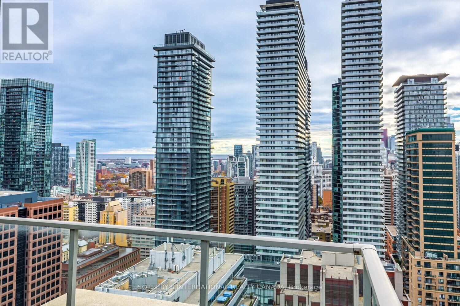 Property Photo: 8 Park Road 3810/3811 ON M4W 3S5