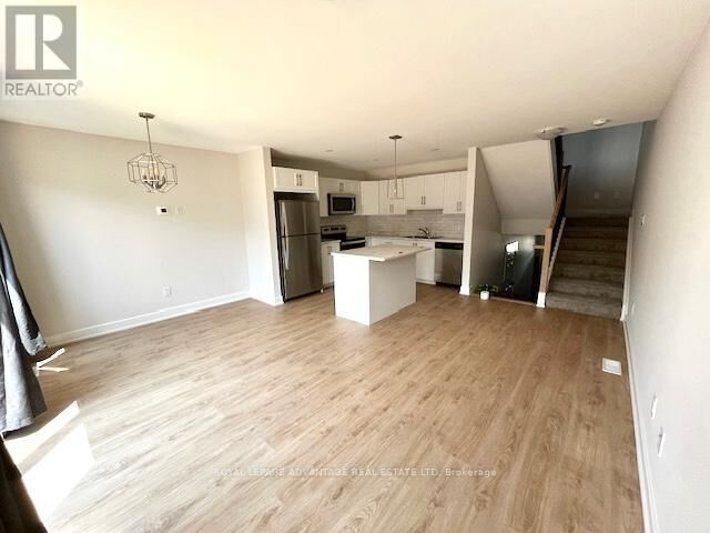 Photo de la propriété: 69 Whitcomb Crescent ON K7A 0A2