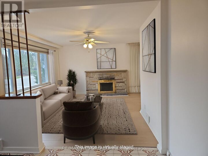 Property Photo:  30 Golfwood Heights  ON M9P 3M1 