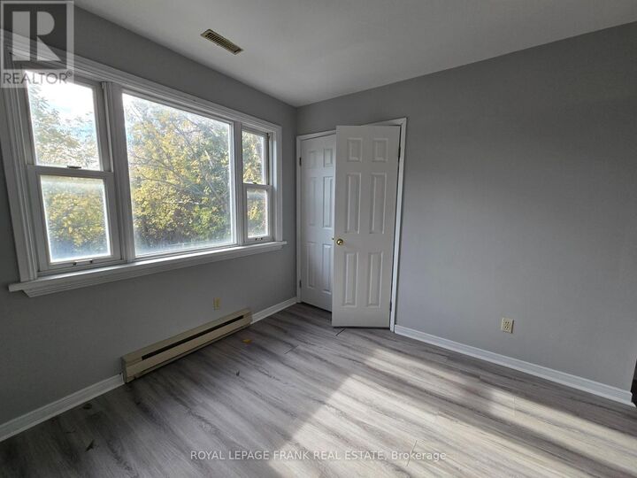 Property Photo:  129 King Street East 1  ON L1C 1N6 