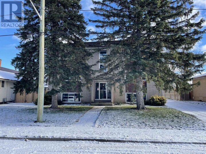 Property Photo: 136 Wilton Avenue 6 ON L3C 2A4