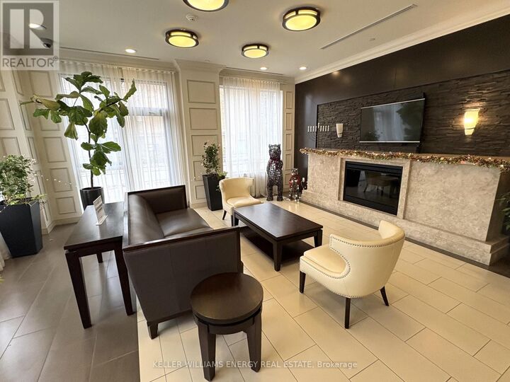 Property Photo:  35 Saranac Boulevard 413  ON M6A 2G4 