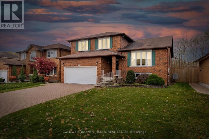 118 Waverly Street North  Oshawa (McLaughlin) ON L1J 8G5 photo