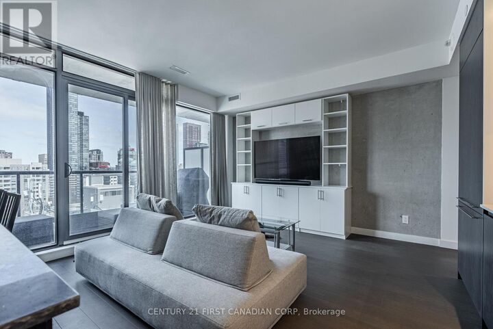 Photo de la propriété:  81 Wellesley Street East 1405  ON M4Y 1C5 