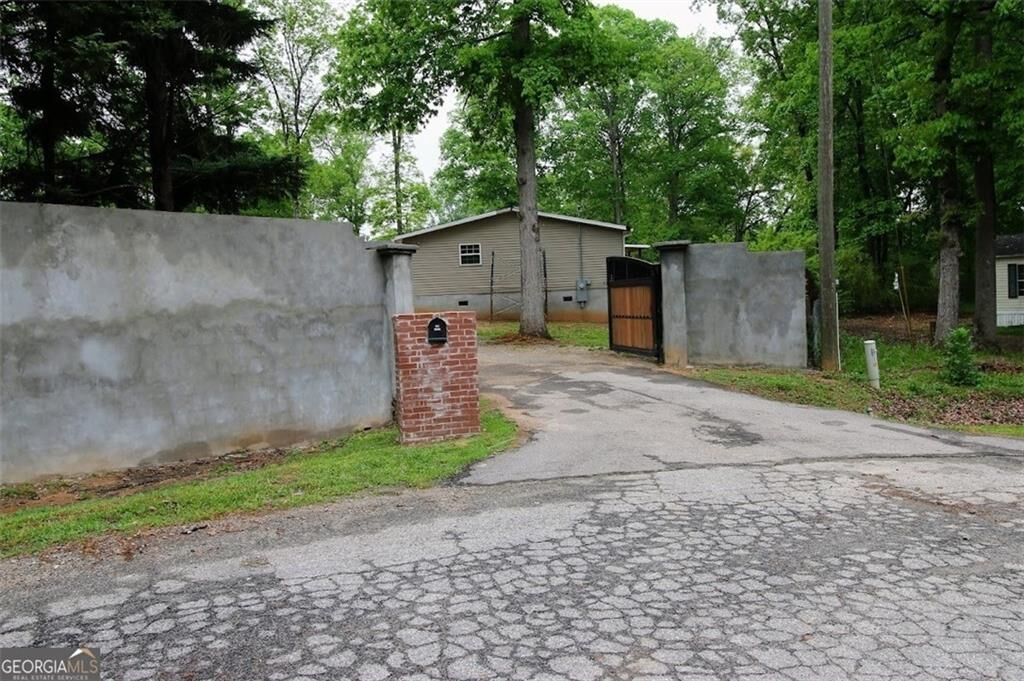 Property Photo:  208 Holliday Way  GA 30116 