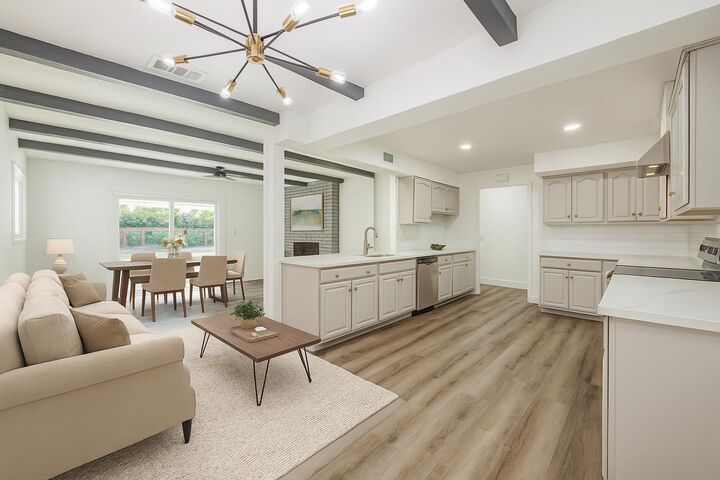 Property Photo:  1408 E Richert Avenue  CA 93704 