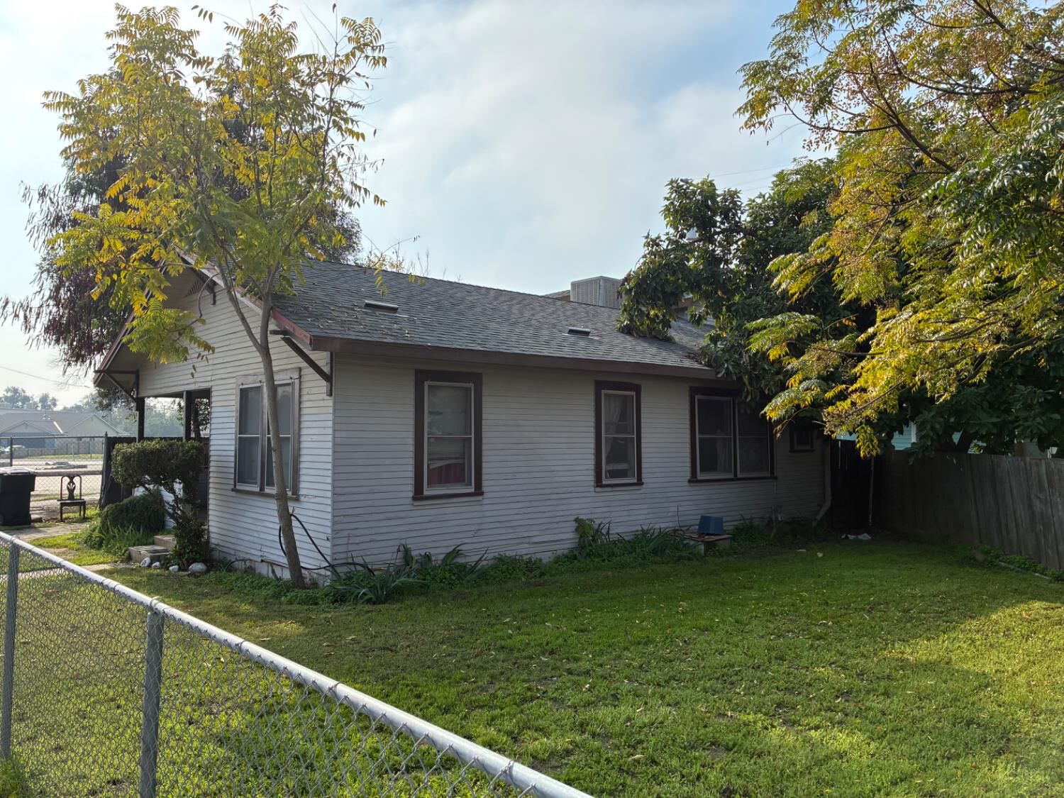 Property Photo:  1215 N Court Street  CA 93291 