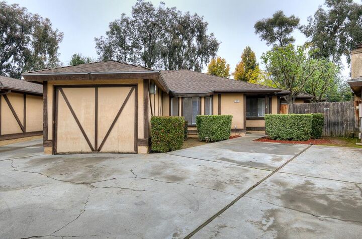 Property Photo:  7580 N Angus Street 103  CA 93720 