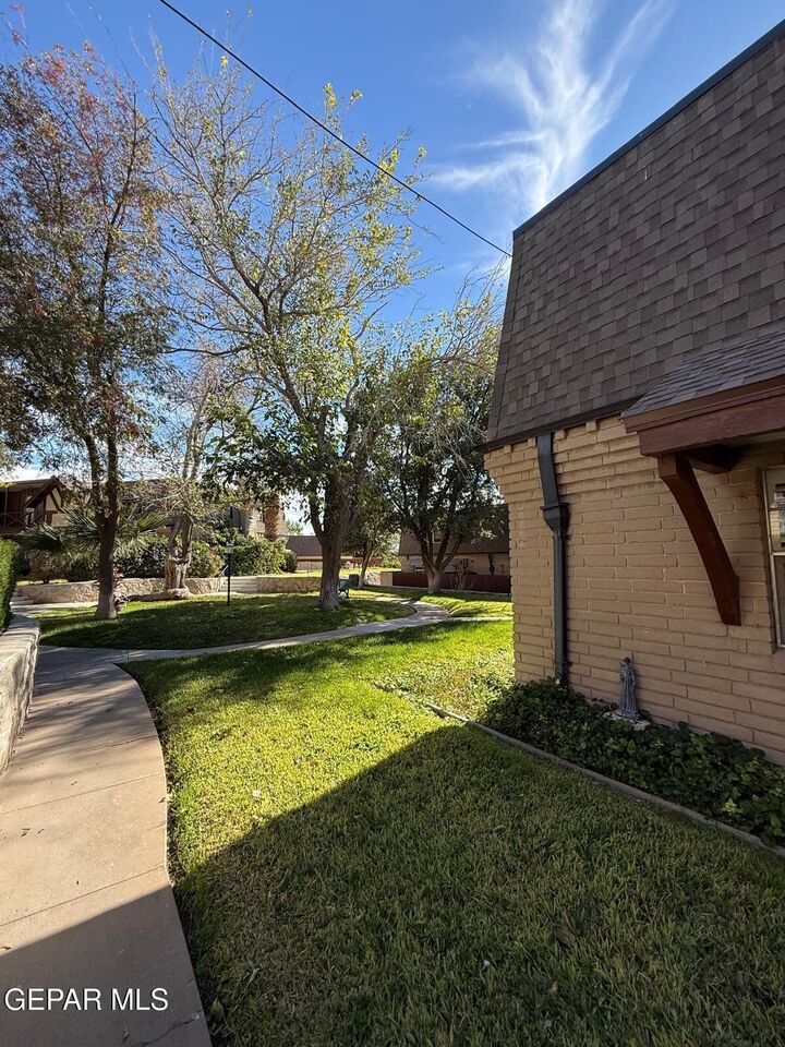 Property Photo:  500 Thunderbird Street 105  TX 79912 