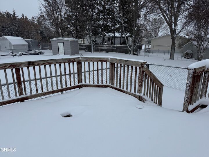 Property Photo:  4501 Columbus Court  ND 58554 