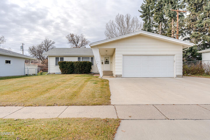 1218 22nd Street  Bismarck ND 58501 photo