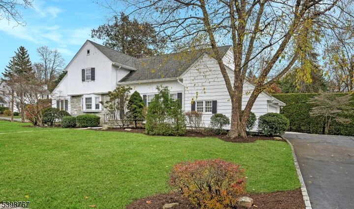 Property Photo:  17 Andover Dr  NJ 07078 