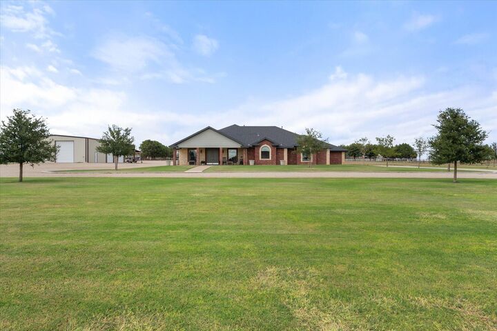 Property Photo: 1026 Willow Road TX 79381