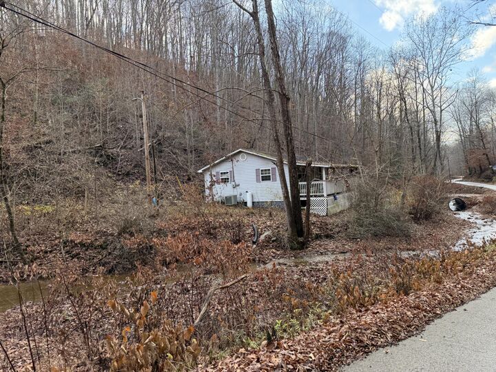 Property Photo:  556 Blaines Branch Road  KY 41311 