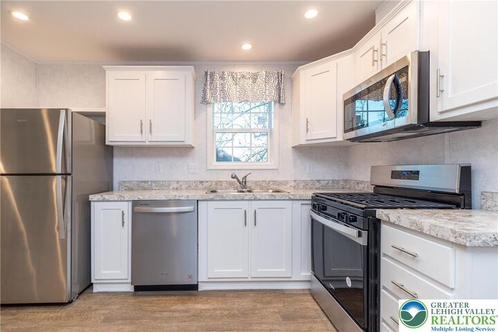 Property Photo:  465 Royal Manor Road Lot 1  PA 18042 