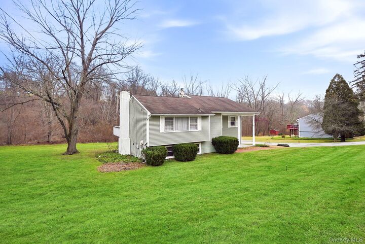 Property Photo:  55 Robin Drive  NY 10512 