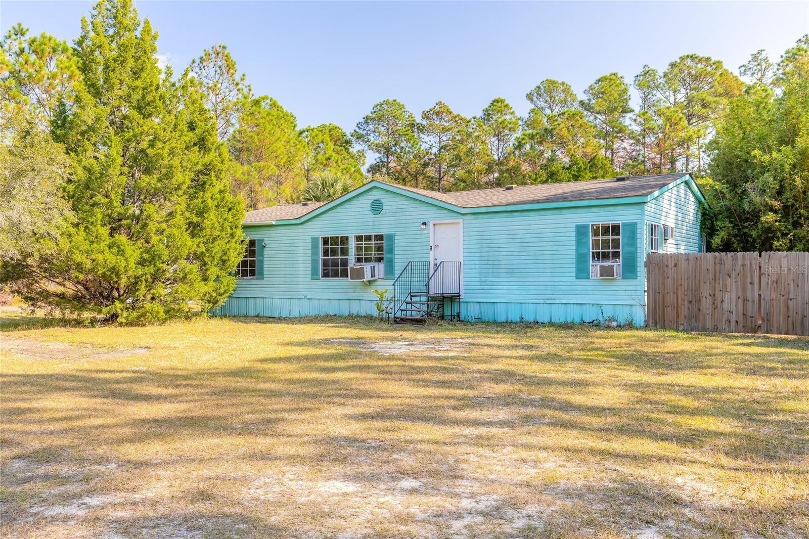 Property Photo: 2127 Oak Street FL 32110